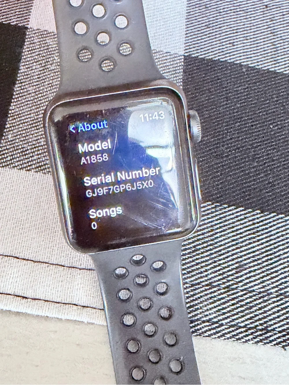 Apple Watch Series 3 GPS & Cellular - 38mm - Sport Band - Aluminum Case